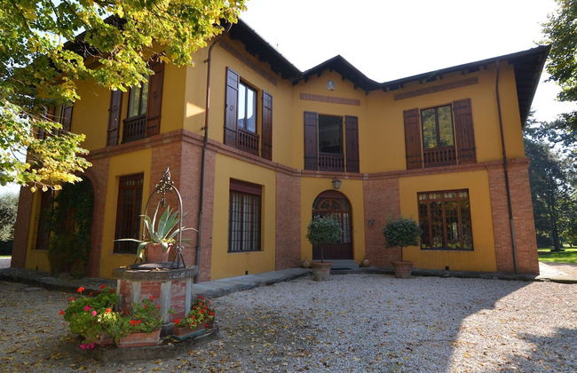 Furry Frinds With Family Home - Photo 36