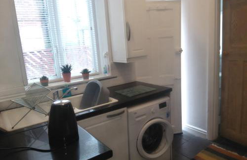 Apartment with Outside Patio and Car Space - Foto 6