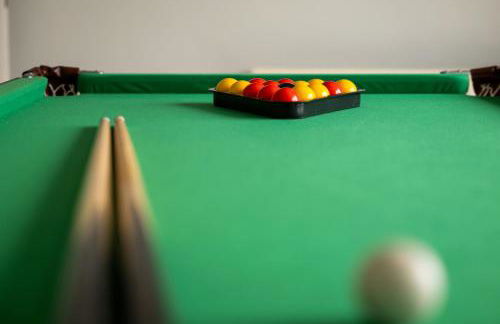 Spacious Coastal Retreat with Sea Views - Foto 49