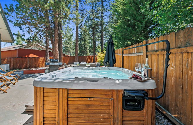 Alpenglow Chateau by Avantstay Ideal Big Bear Location w/ Pool Table & Hot Tub! - Foto 1