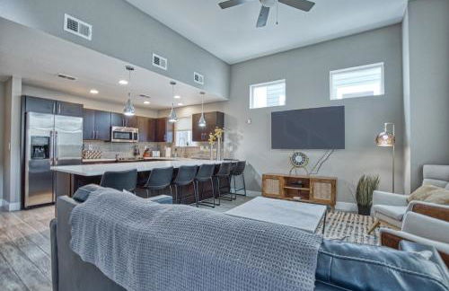 Modern Townhome near Old Town, Breweries, & River! - Foto 15