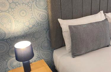 Spacious 2 bed sleeps 5 above traditional music pub - Foto 25