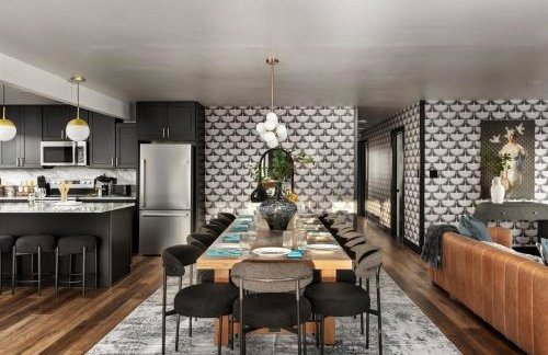 Luxe, Mountain VIEWS, Sauna, HotTub, Pups - Foto 48