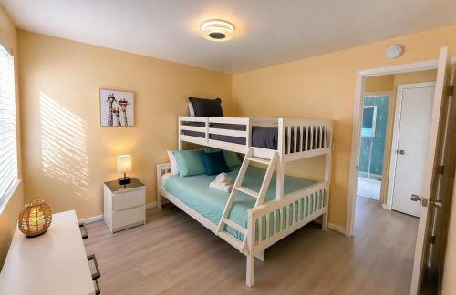 CasaViva Sky - Spacious 3BR with City Views, Firepit & Backyard - Walk to Hillcrest Dining, 5 Min to Zoo & Balboa Park - Foto 8