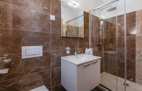 4 Bedroom Gorgeous Home In Pican - Photo 43