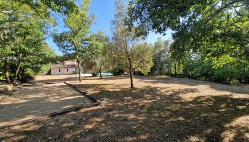 logement entier en pleine nature avec jardin terrasse tennis pétanque piscine - Foto 3, Garden, Garden view
