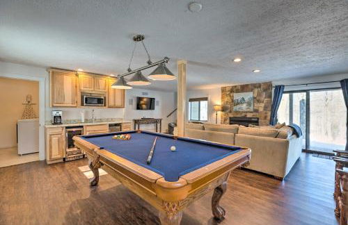 Bright Wintergreen Resort Home Deck and Grill! - Foto 24