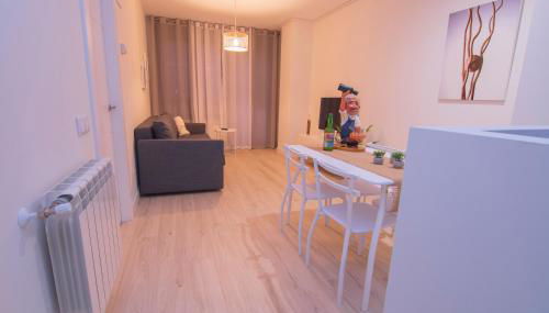 LA TERRAZA DE LA VEGA - Ubicación inmejorable , wifi , terraza y parking gratuito - Foto 4