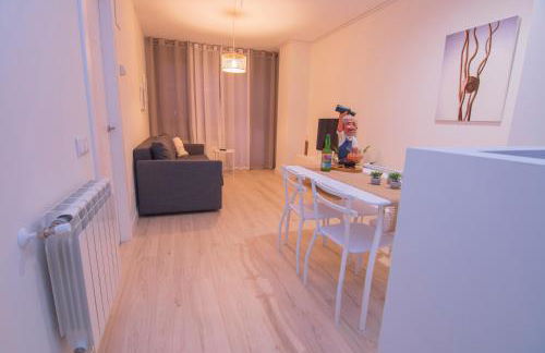 LA TERRAZA DE LA VEGA - Ubicación inmejorable , wifi , terraza y parking gratuito - Foto 4