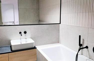 Spacious & Modern 3BR-2BA Apt - Foto 8
