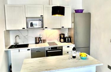 2 bedroom self-contained apartment and swimming pool at Palm Tree Villa - Foto 8