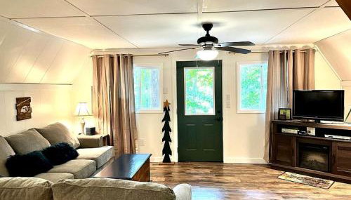 Gorgeous Secluded Cabin with Hiking Trails Near in Frenchburg, Kentucky - Foto 2