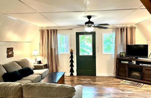 Gorgeous Secluded Cabin with Hiking Trails Near in Frenchburg, Kentucky - Foto 2