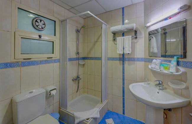 AL HAYAT HOTEL APARTMENTS - Photo 14