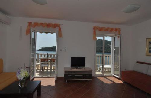 Holiday home Marina- beachfront, sea view and free parking - Photo 7