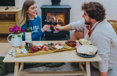 Forest Corner Luxury Home with Hot Tub - Foto 4