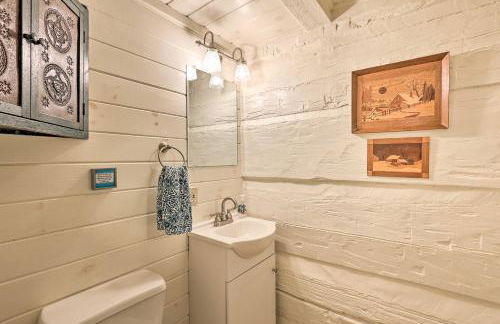 6 Mi to Dtwn Lansing Riverfront Home with Fire Pit - Foto 13