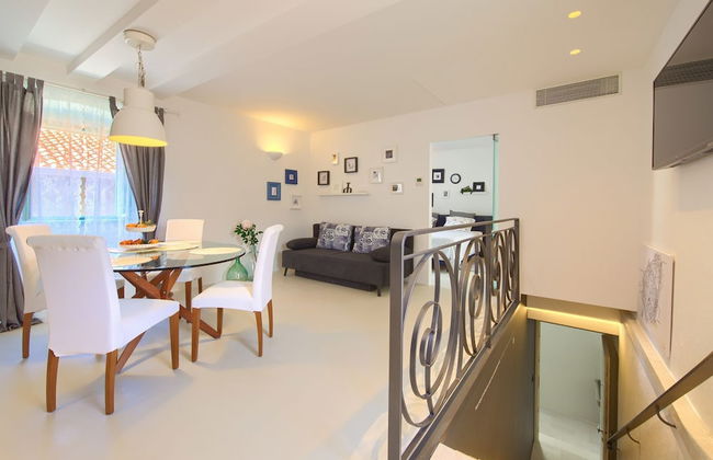 Vibrant and Elegant Downtown Krk Apartments - Photo 22