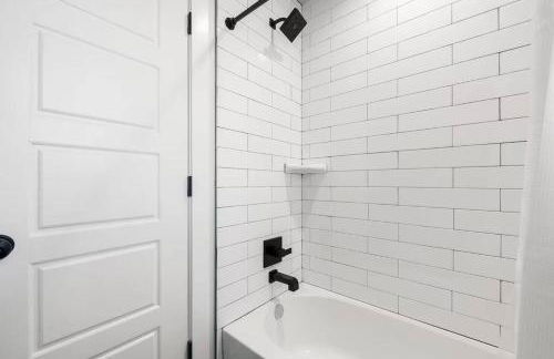 The Fox Den 4BR/3BA- Near HWY 12 Bridge-Lakefront - Foto 20