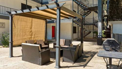 Your 2B Getaway - Walk Dtwn - Sleeps 6 - Pool and Prkg - Foto 2