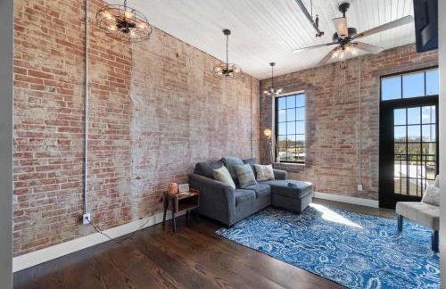 Downtown Urban Loft above Restaurants #8 - Photo 13