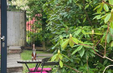 Peaceful Garden Retreat in Tunbridge Wells - Photo 16