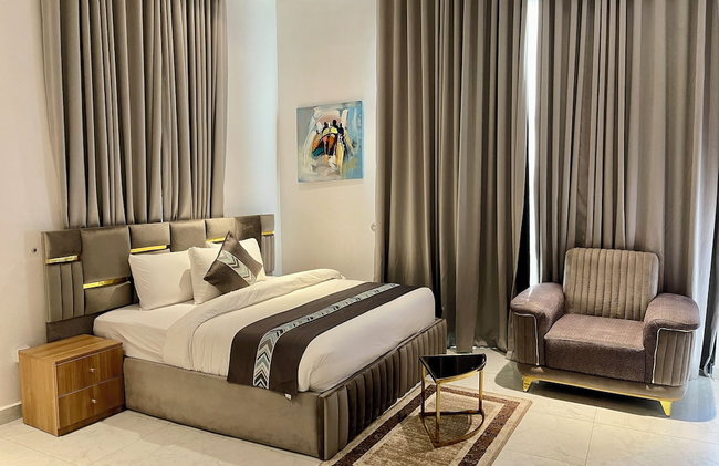 Lisa Suites - Photo 13