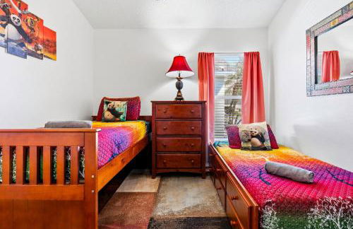 South Facing Private Pool with Lake View & Spa - Quiet Vacation Area - Family Friendly - Foto 6