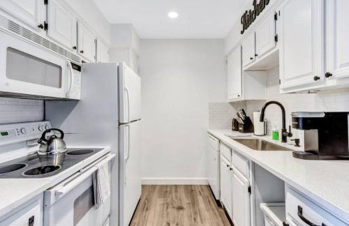 Modern Designed, Lakefront Home in Garland - Foto 13