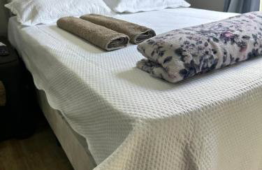 2 Quartos, Espaçoso e Completo, com Internet Wi-Fi e Garagem - Foto 9