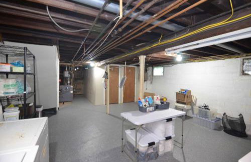 Spacious Home with Parking, Laundry - Near RU, RWJ, NJ Transit - Foto 69