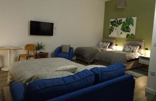 Modern Barn Conversion - Photo 15