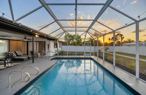 Stylish coastal retreat with Heated Saltwater pool - Foto 43