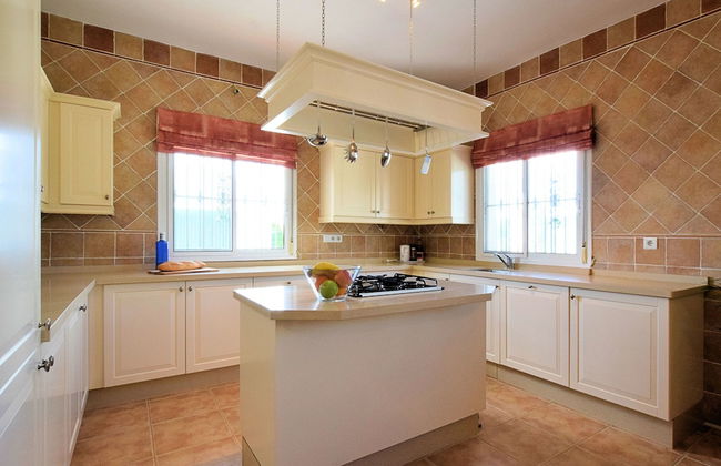 Spacious Villa with Hot Tub in Arenas - Photo 6