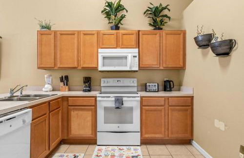 Tropical Oasis on Hypolita - Photo 20