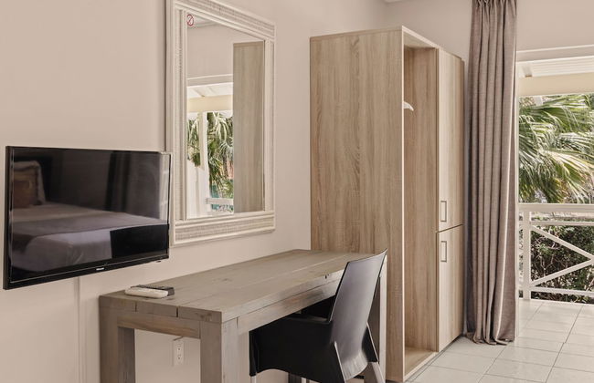 Bon Bini Seaside Resort - Photo 3