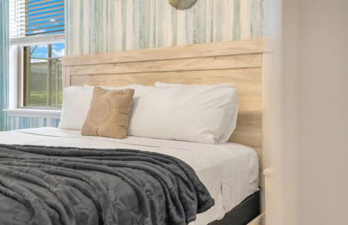 Large Themed Pool Home at Windsor at Westside - Photo 28