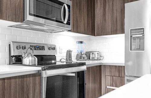 Sleek Doral Retreat 1 Bed Oasis With Free Parking - Foto 12