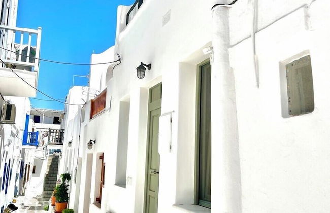 aniko suites White Alley - Photo 14