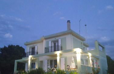 Luxury Beachfront Villa Poseidon Artemisiou Παραθαλάσσια Βίλα στην βόρεια Εύβοια για φιλοξενία 9 ατόμων - Foto 6