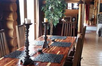 Spacious, Inviting Log Cabin Encircled by Wildlife in Utah - Foto 13