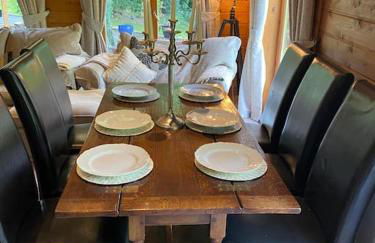 3 Bedroom Lodge Hotub pool in Horsley Surrey UK - Photo 80