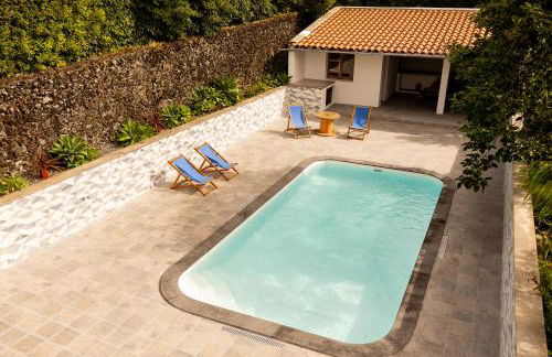 Countryside house with a pool and fireplace - Photo 69