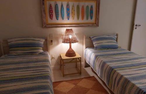 Casa alto padrão na Ferradura em condomínio com piscina privativa - Foto 3