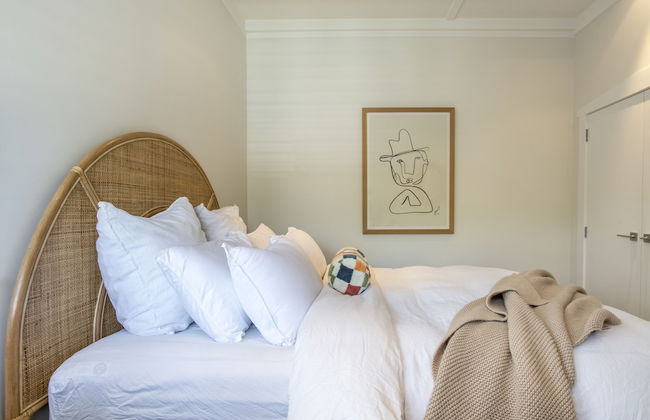 Executive State-Of-The-Art Home - Spa - Photo 8