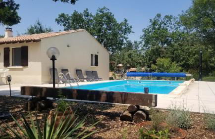 Villa avec piscine sur terrain clôt - Photo 8
