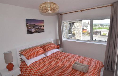 Family House - Breath Taking Views Over Mounts Bay - Photo 13