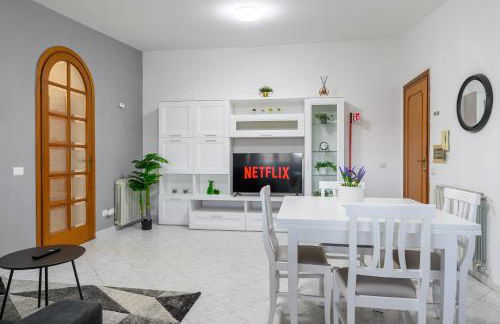 Coastal Whisper - 9 min to Airport & 700m to Sea - Foto 7