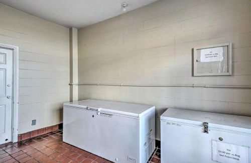 Beachfront Studio with Community Indoor Pool! - Foto 27