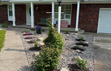 Large home with hot tub in serene wooded setting - Foto 39